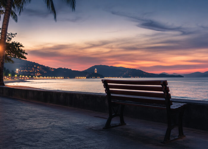 An empty bench